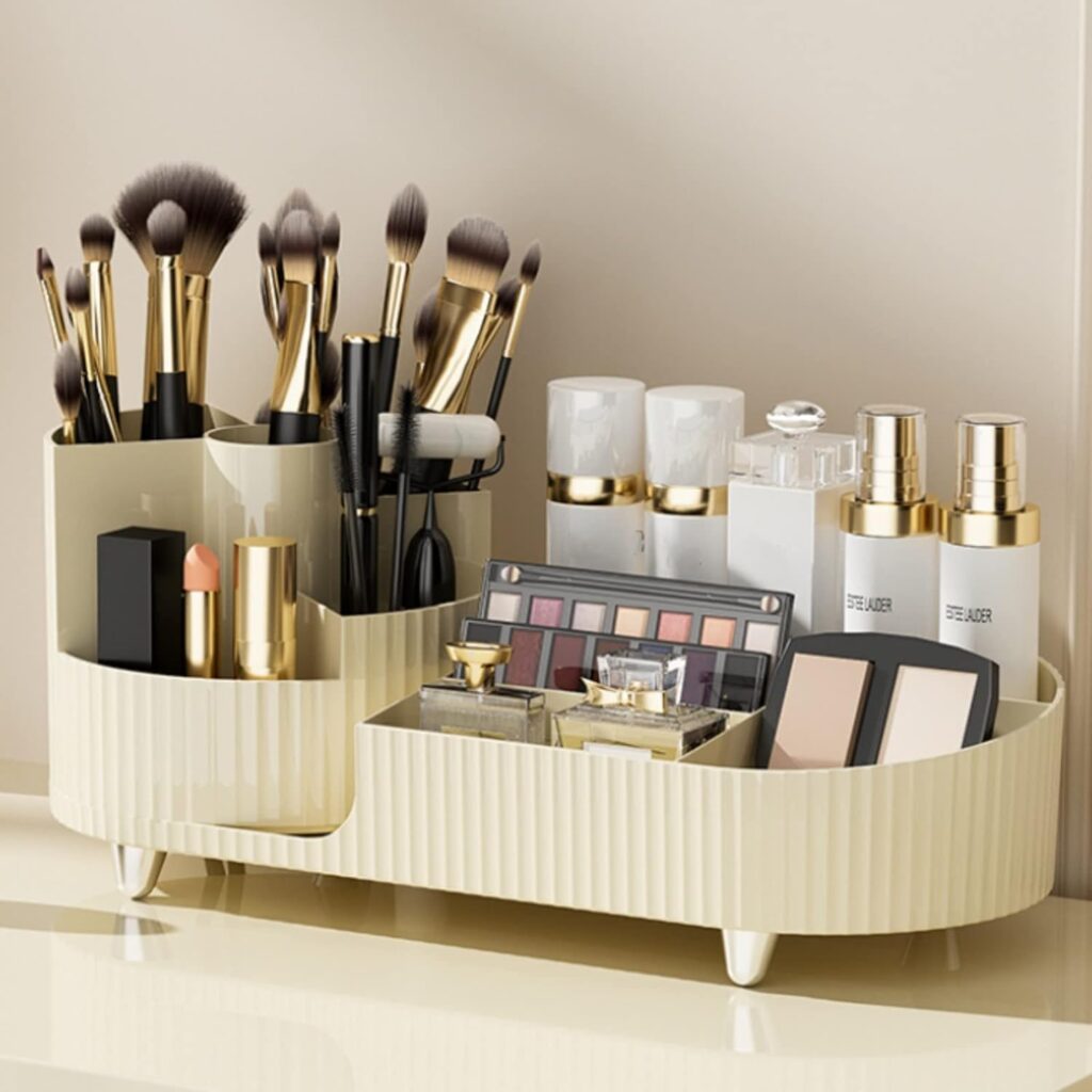 Makeup brush holder 